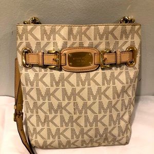 Michael Kors Crossbody purse